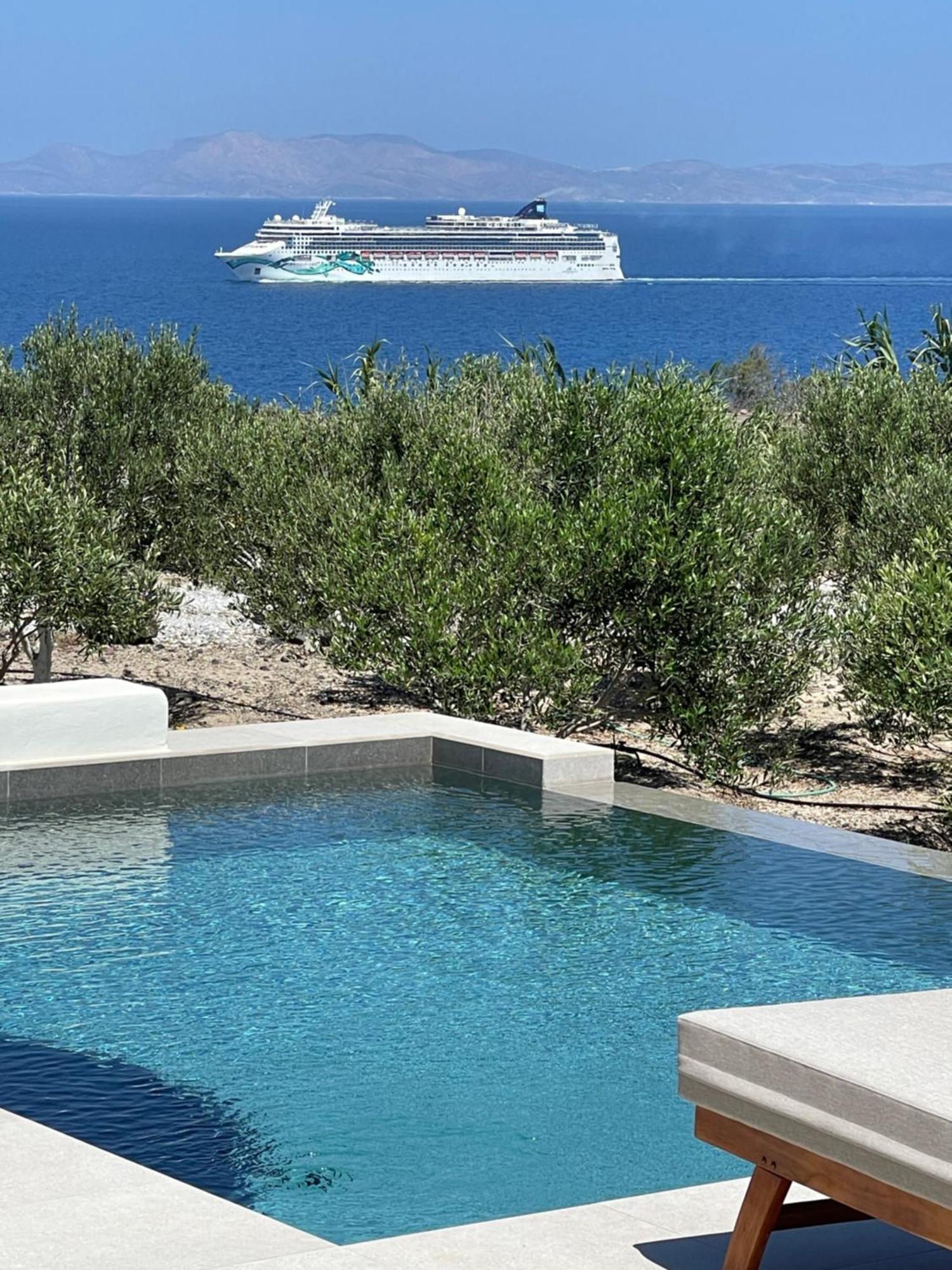 Saint John Oia-Exclusive Private Heated Pool Villas Exterior photo