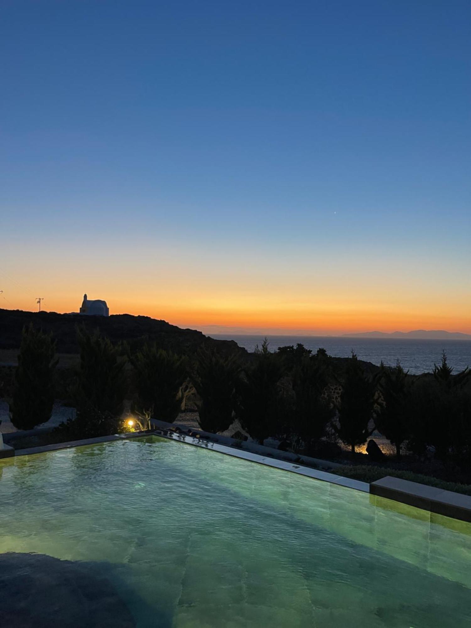 Saint John Oia-Exclusive Private Heated Pool Villas Exterior photo