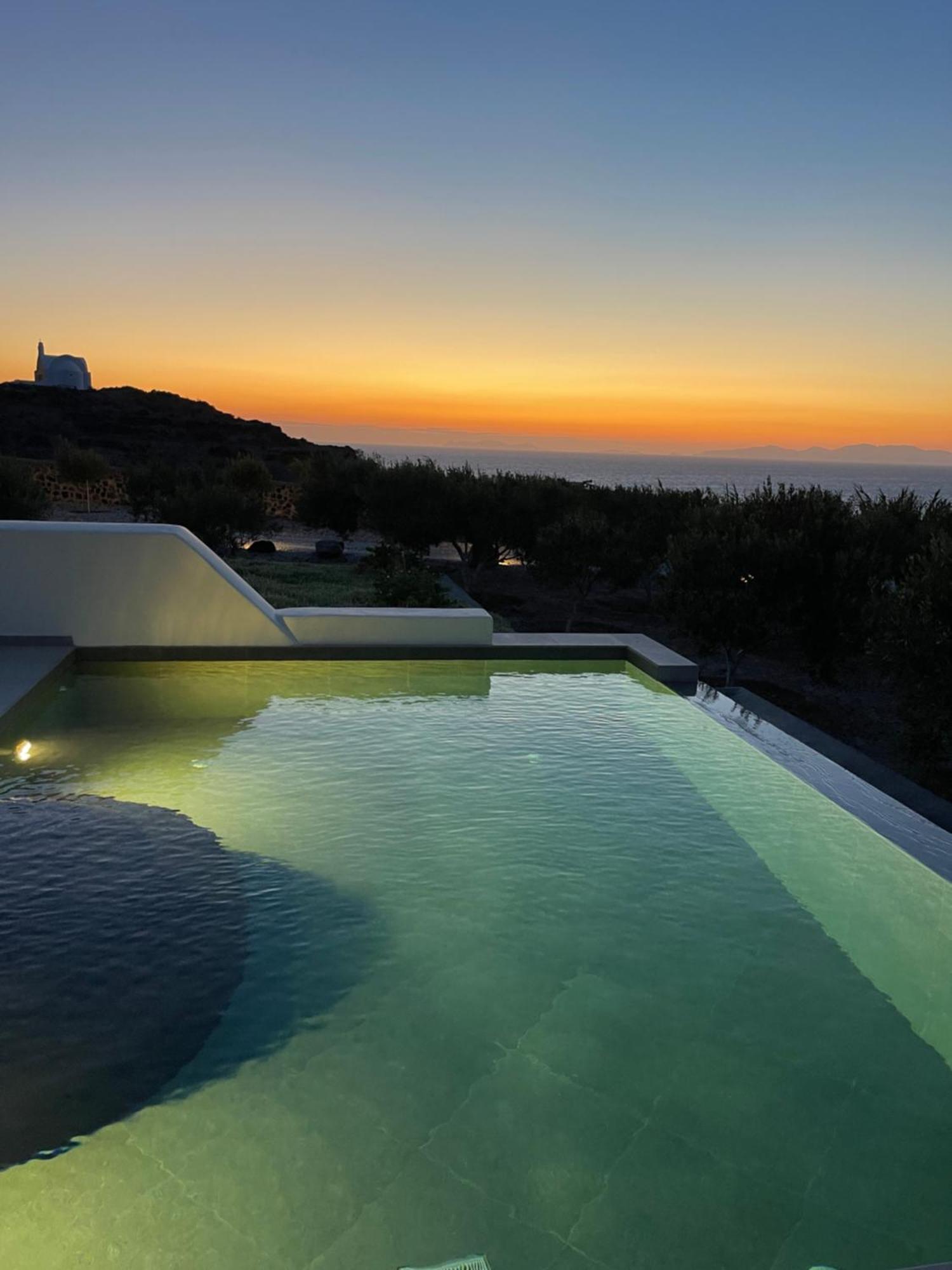 Saint John Oia-Exclusive Private Heated Pool Villas Exterior photo